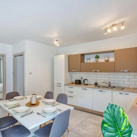 New Spacious 1br In Malta By Sf Homes Биркиркара