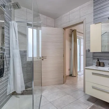 New Spacious 1br In Malta By Sf Homes Апартаменты Биркиркара