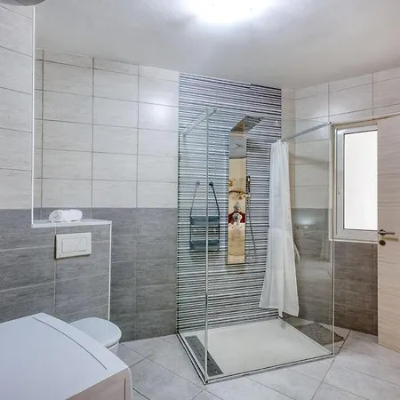 New Spacious 1br In Malta By Sf Homes Апартаменты