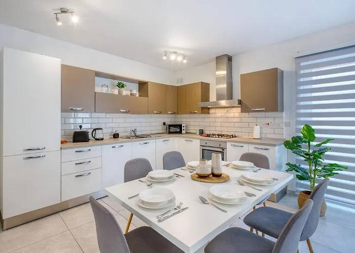 New Spacious 1br In Malta By Sf Homes Μπιρκιρκάρα