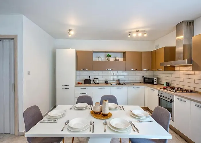 New Spacious 1br In Malta By Sf Homes Μπιρκιρκάρα