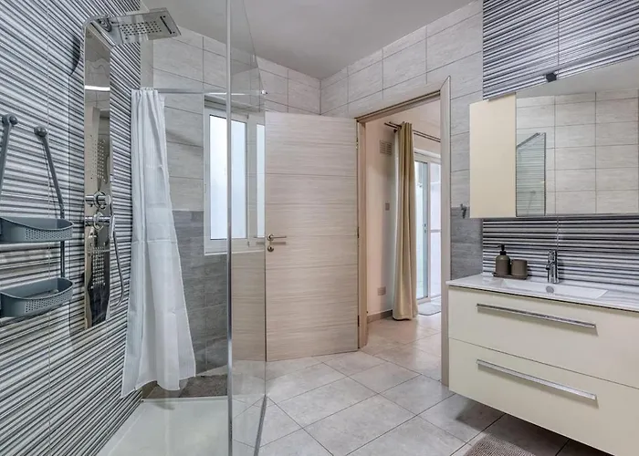New Spacious 1br In Malta By Sf Homes Διαμέρισμα Μπιρκιρκάρα