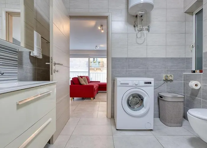 New Spacious 1br In Malta By Sf Homes * Μπιρκιρκάρα